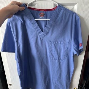 new medium dickies top